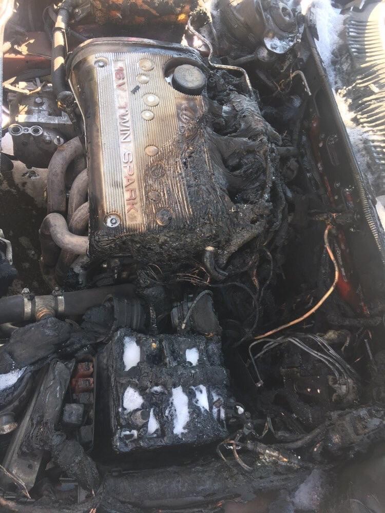 Seyir halindeki otomobil alev aldı